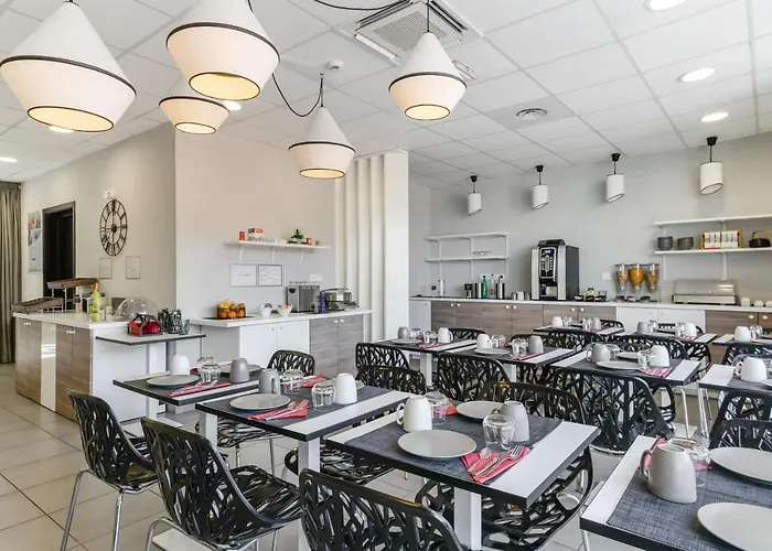 Апарт-отель Appart'city Confort Toulouse Aeroport Корнебарьё